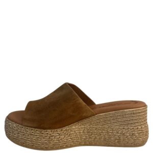 SANDRA-COVES-3767-MUSCADE-2